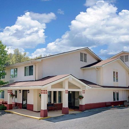 Motel Super 8 By Wyndham Newburgh/West Point Stewart Intl Airport Exterior foto