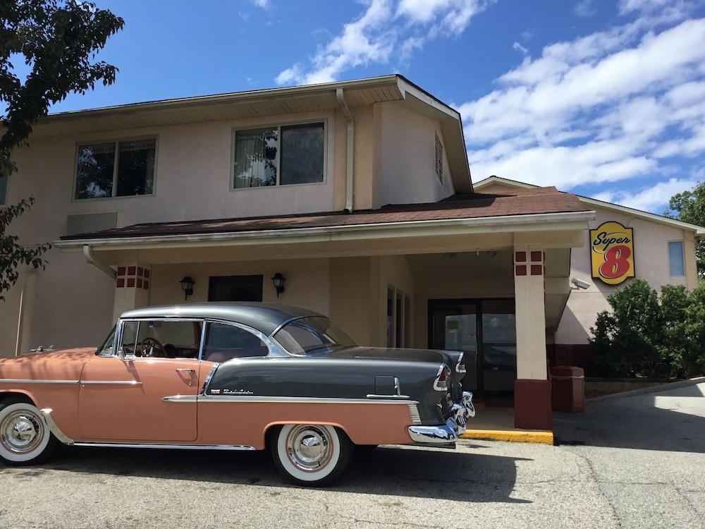 Motel Super 8 By Wyndham Newburgh/West Point Stewart Intl Airport Exterior foto
