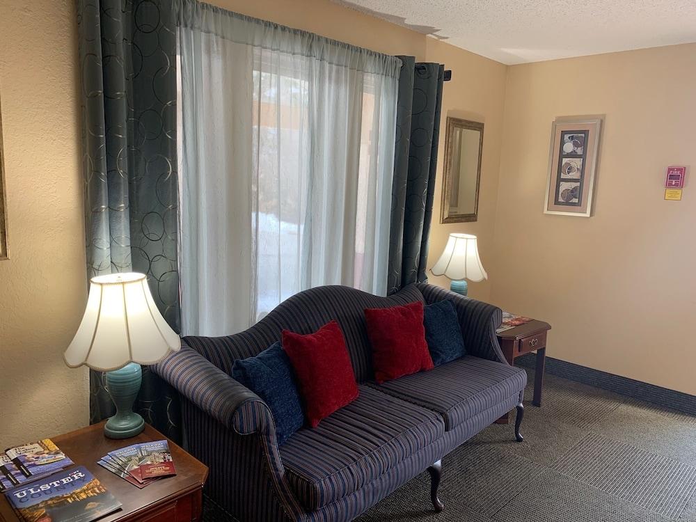 Motel Super 8 By Wyndham Newburgh/West Point Stewart Intl Airport Exterior foto