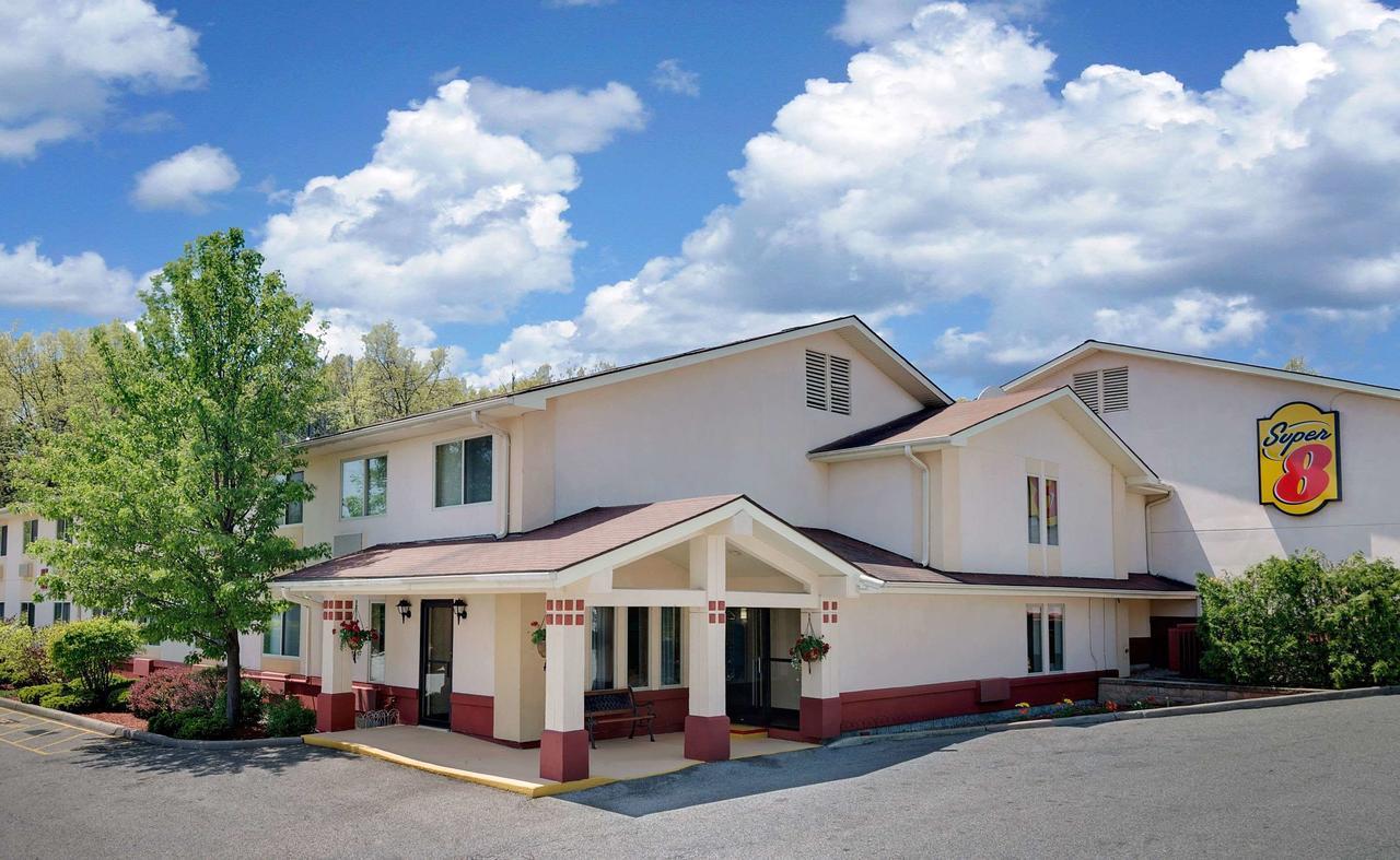 Motel Super 8 By Wyndham Newburgh/West Point Stewart Intl Airport Exterior foto
