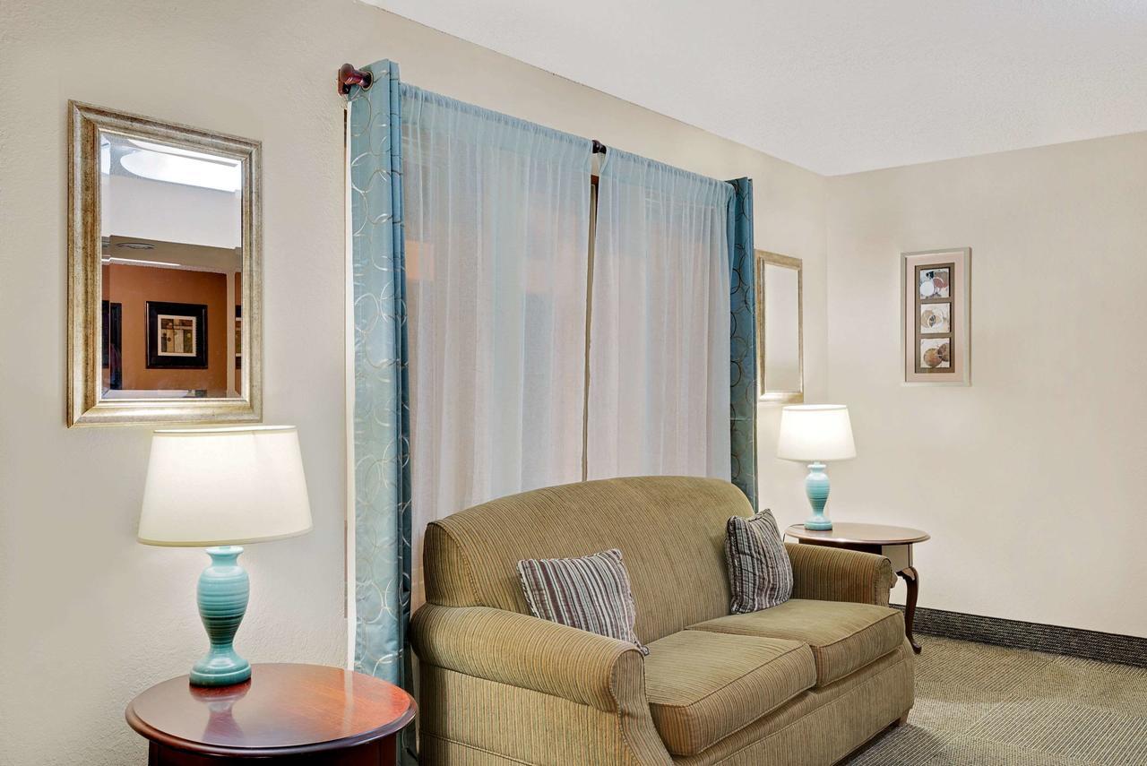 Motel Super 8 By Wyndham Newburgh/West Point Stewart Intl Airport Exterior foto
